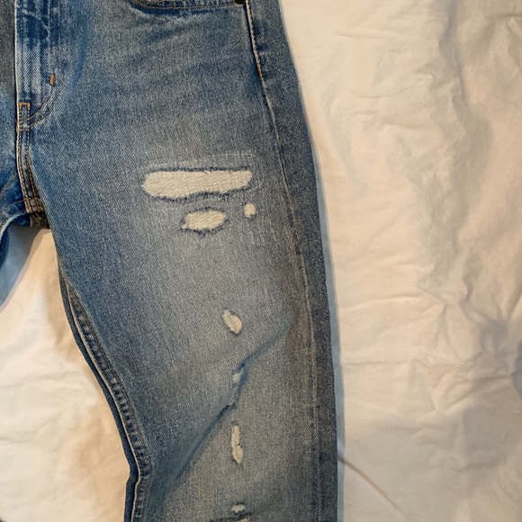 NWT Levi’s 505 Cropped Patched Jeans 27 - Picture 3 of 7